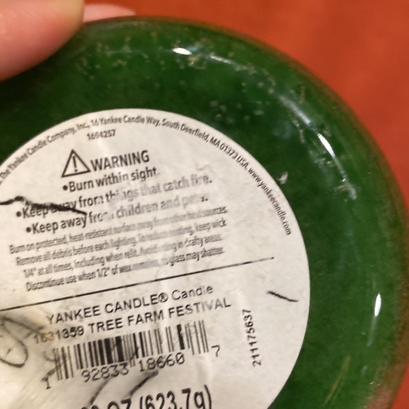 🆕 NWT Yankee Candle 22 oz tree 🌲 farm. - Picture 2 of 3